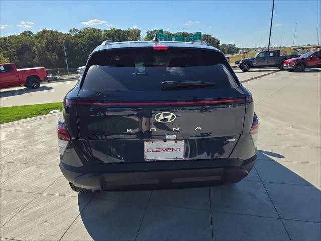 Hyundai Kona Vehicle Full-screen Gallery Image 7