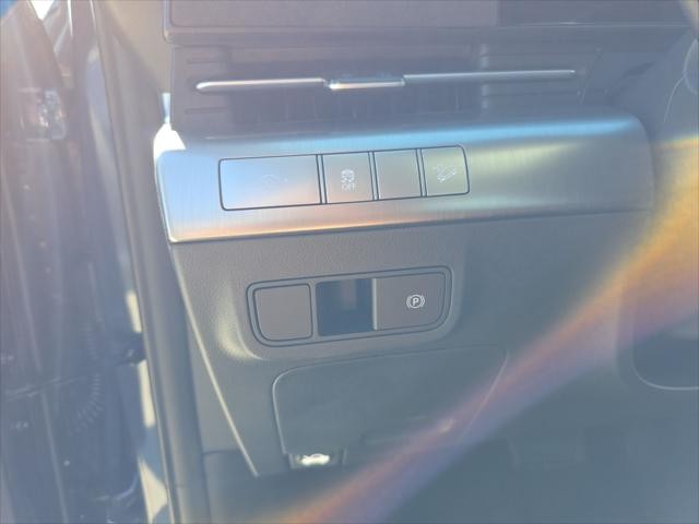 Hyundai Kona Vehicle Full-screen Gallery Image 11