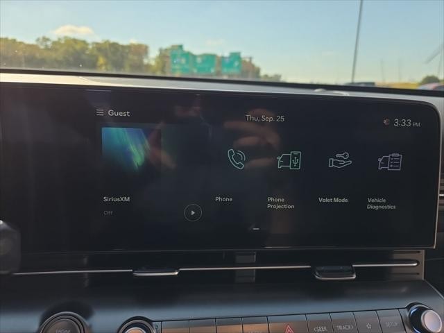 Hyundai Kona Vehicle Full-screen Gallery Image 17