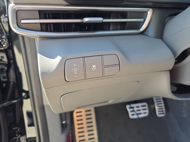 Hyundai Elantra Vehicle Full-screen Gallery Image 11