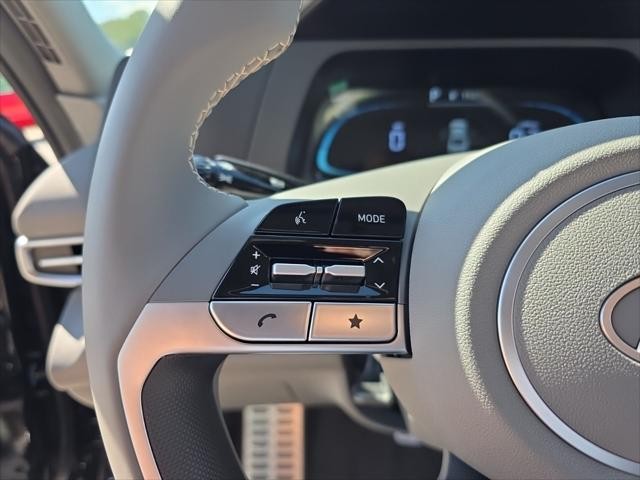 Hyundai Elantra Vehicle Full-screen Gallery Image 13