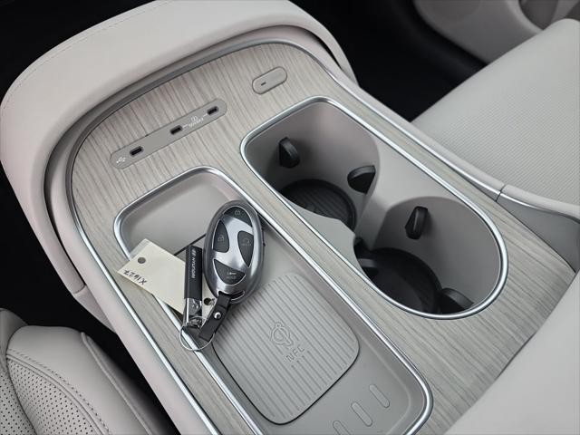 Hyundai Palisade Vehicle Full-screen Gallery Image 21