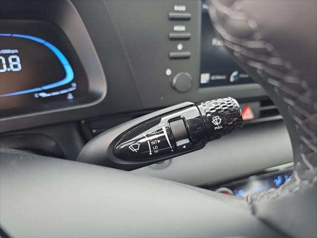 Hyundai Elantra Vehicle Full-screen Gallery Image 14