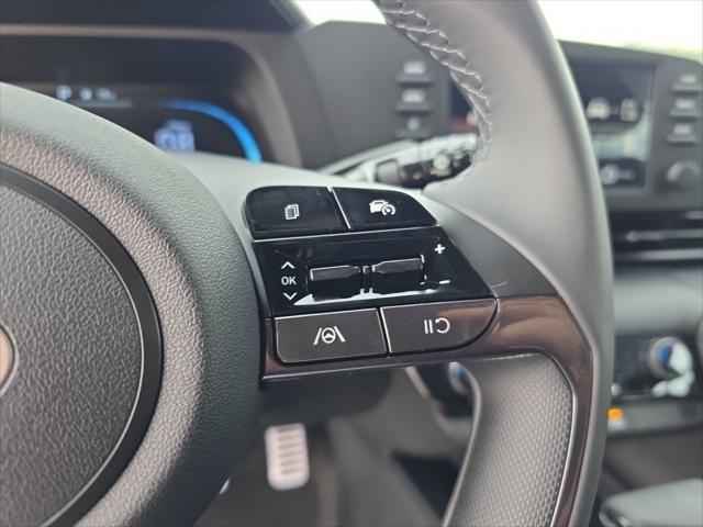 Hyundai Elantra Vehicle Full-screen Gallery Image 13