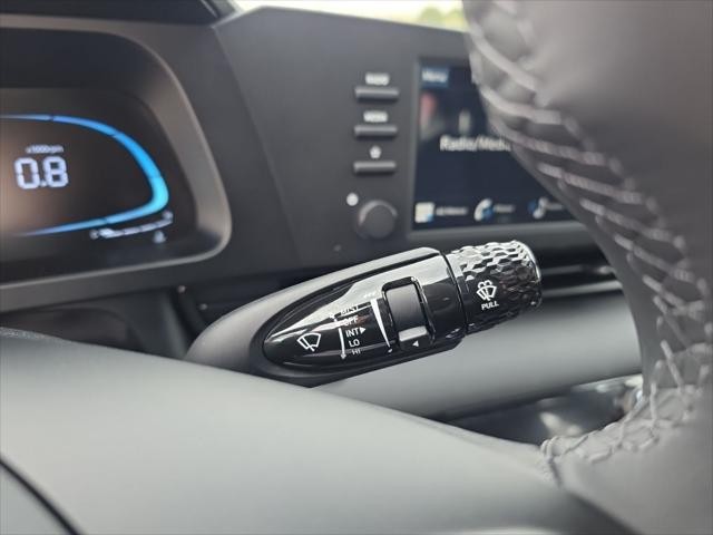 Hyundai Elantra Vehicle Full-screen Gallery Image 14