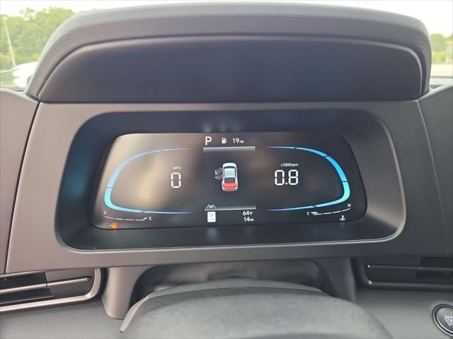 Hyundai Elantra Vehicle Full-screen Gallery Image 15