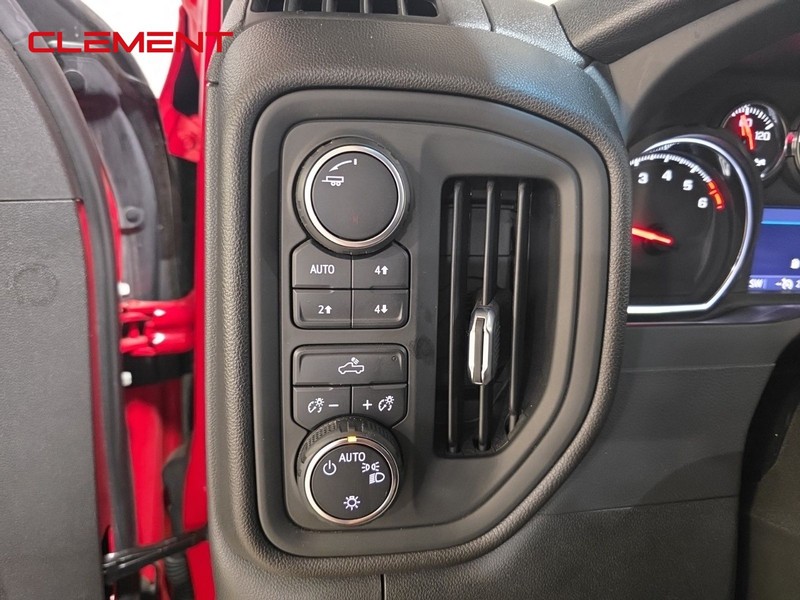 Chevrolet Silverado 1500 Vehicle Image 11