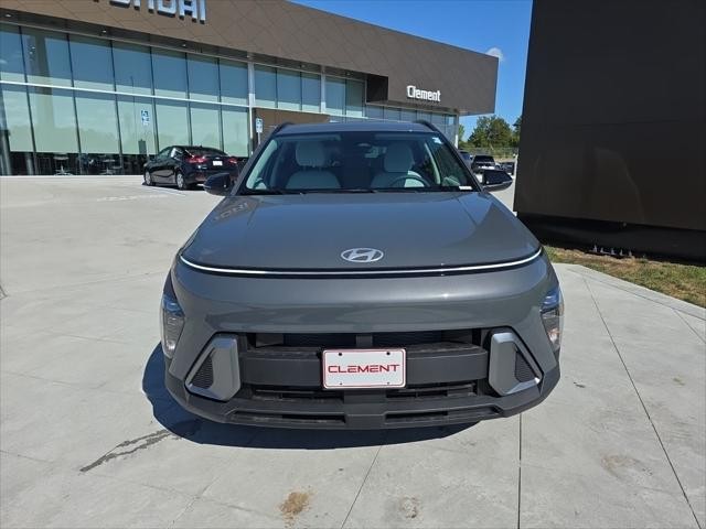 Hyundai Kona Vehicle Full-screen Gallery Image 2