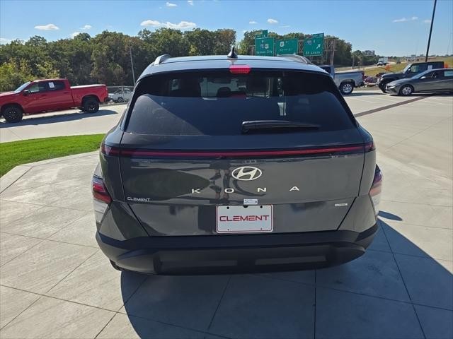 Hyundai Kona Vehicle Full-screen Gallery Image 7