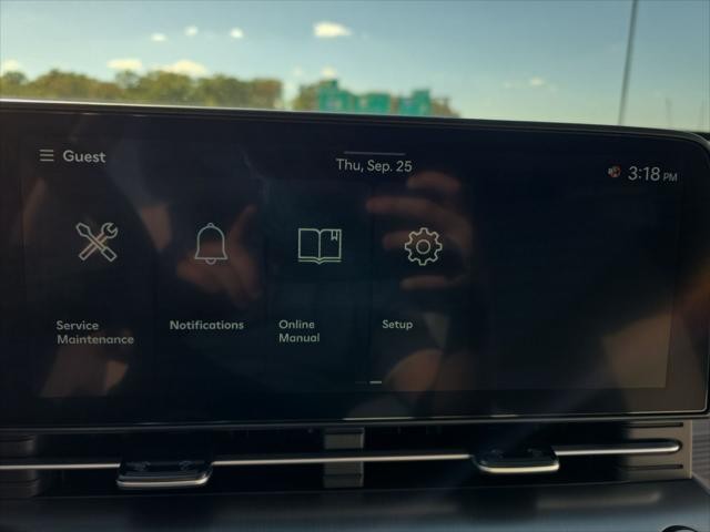 Hyundai Kona Vehicle Full-screen Gallery Image 18