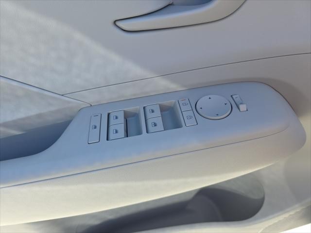 Hyundai Kona Vehicle Full-screen Gallery Image 22