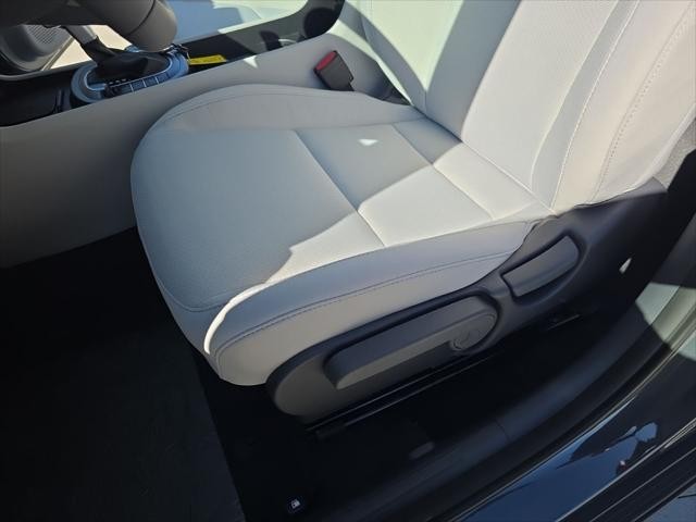 Hyundai Kona Vehicle Full-screen Gallery Image 24