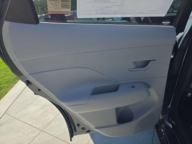 Hyundai Kona Vehicle Full-screen Gallery Image 26