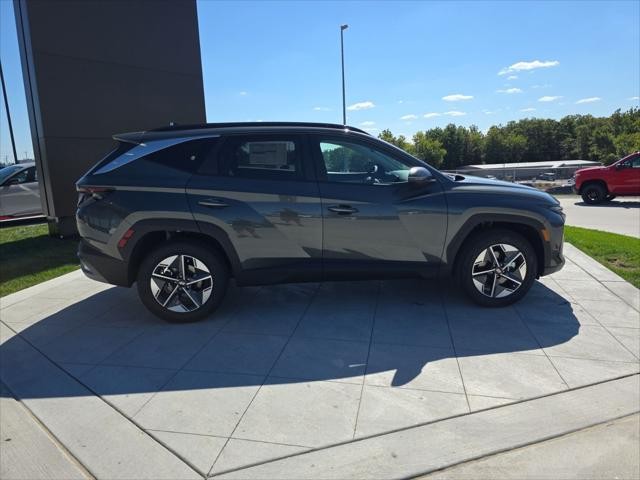 Hyundai Tucson Hybrid Vehicle Full-screen Gallery Image 4