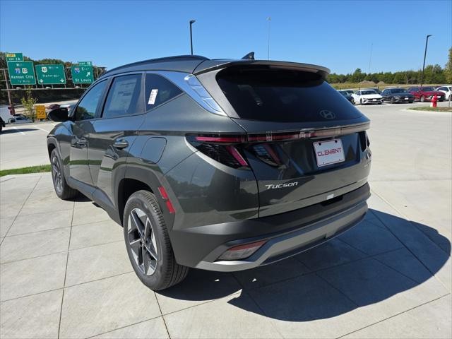 Hyundai Tucson Hybrid Vehicle Full-screen Gallery Image 8