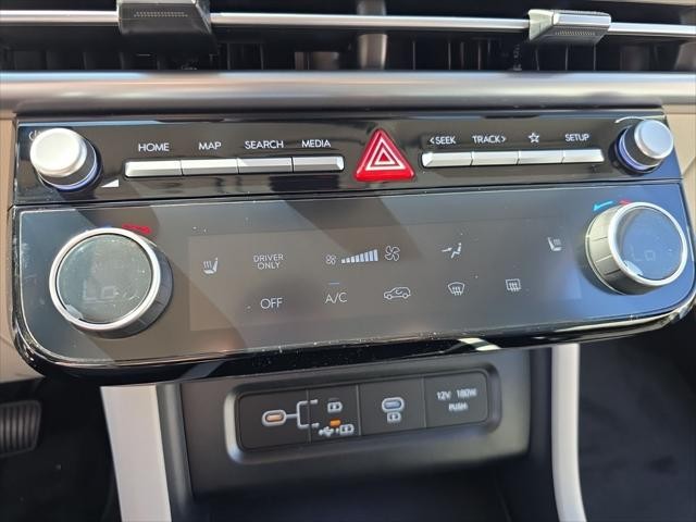 Hyundai Tucson Hybrid Vehicle Full-screen Gallery Image 19