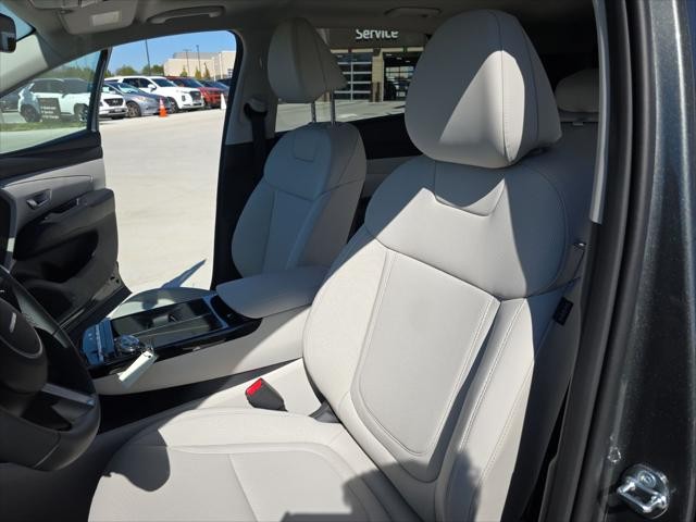 Hyundai Tucson Hybrid Vehicle Full-screen Gallery Image 25