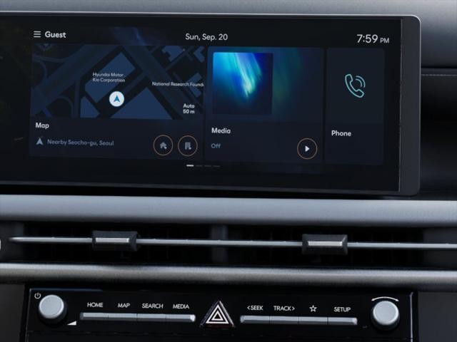 Hyundai Tucson Hybrid Vehicle Full-screen Gallery Image 13