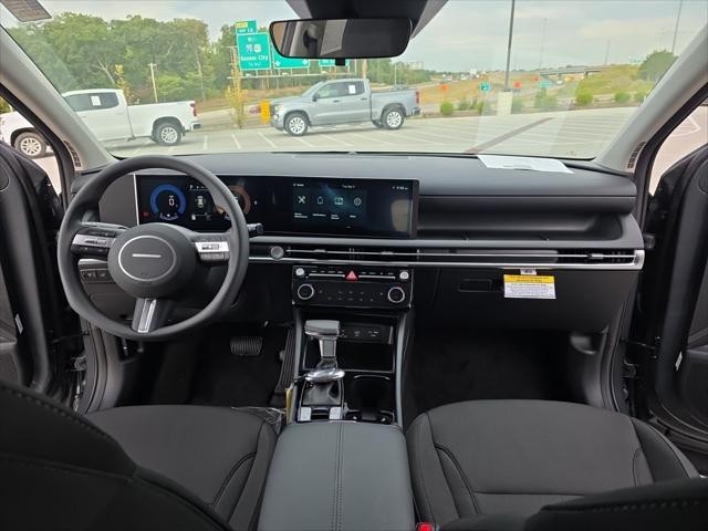 Hyundai Tucson Vehicle Full-screen Gallery Image 10