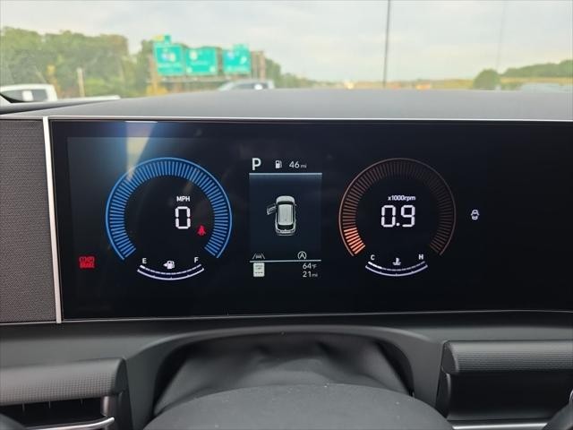 Hyundai Tucson Vehicle Full-screen Gallery Image 15