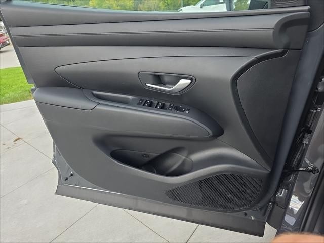 Hyundai Tucson Vehicle Full-screen Gallery Image 22