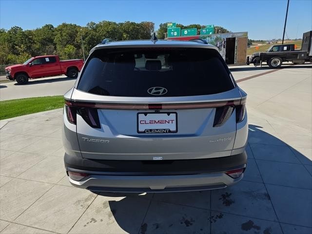 Hyundai Tucson Hybrid Vehicle Full-screen Gallery Image 7