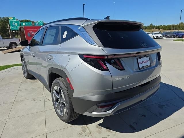 Hyundai Tucson Hybrid Vehicle Full-screen Gallery Image 8