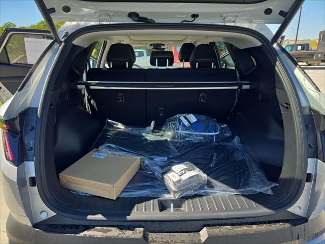 Hyundai Tucson Hybrid Vehicle Full-screen Gallery Image 9