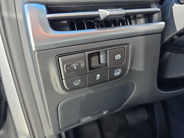 Hyundai Tucson Hybrid Vehicle Full-screen Gallery Image 11