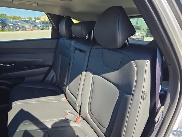 Hyundai Tucson Hybrid Vehicle Full-screen Gallery Image 30