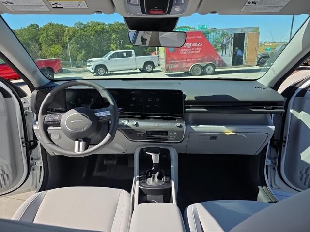 Hyundai Kona Vehicle Full-screen Gallery Image 10