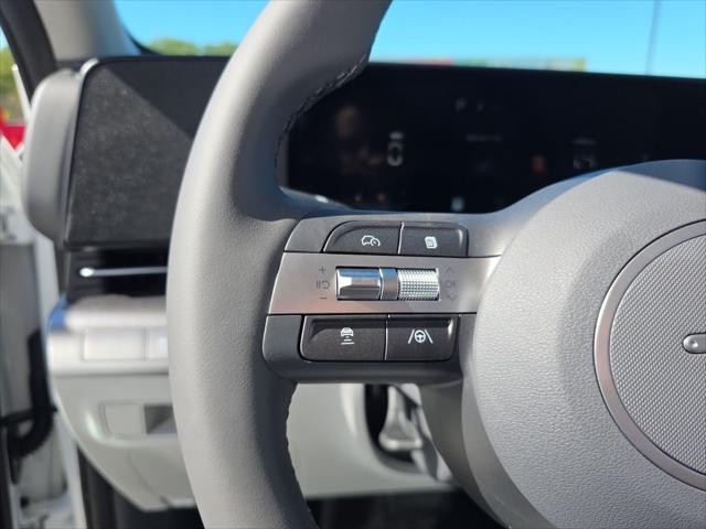 Hyundai Kona Vehicle Full-screen Gallery Image 13