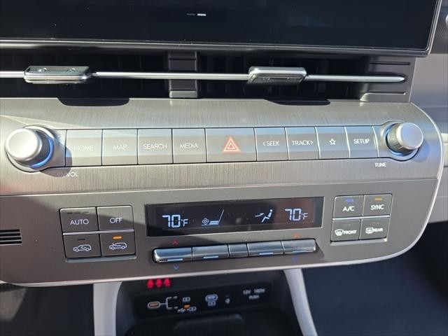 Hyundai Kona Vehicle Full-screen Gallery Image 19