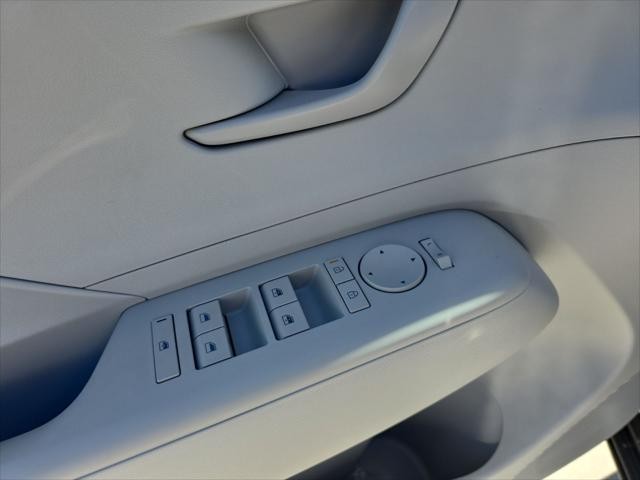 Hyundai Kona Vehicle Full-screen Gallery Image 21