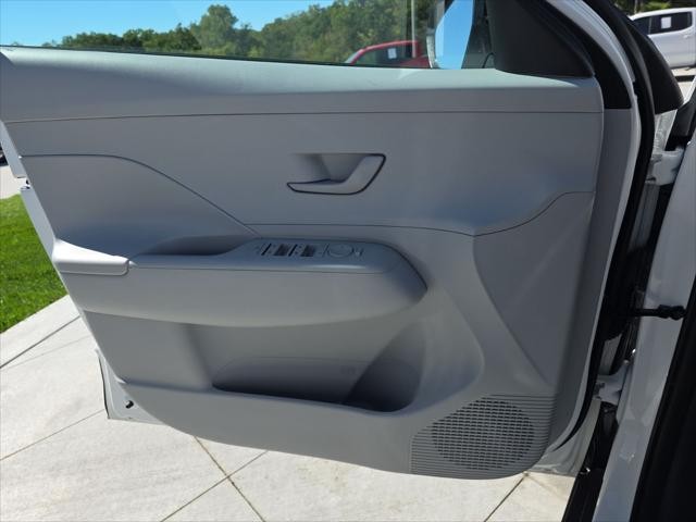 Hyundai Kona Vehicle Full-screen Gallery Image 22