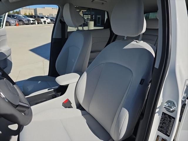 Hyundai Kona Vehicle Full-screen Gallery Image 24