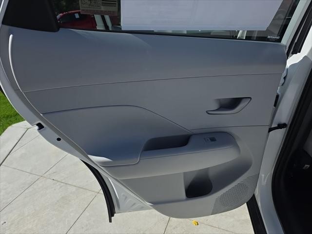 Hyundai Kona Vehicle Full-screen Gallery Image 25