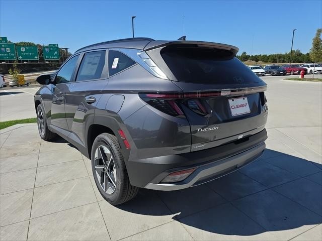 Hyundai Tucson Hybrid Vehicle Full-screen Gallery Image 8