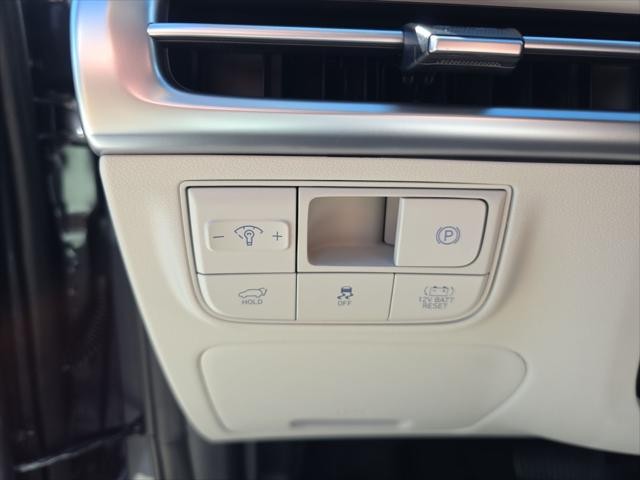 Hyundai Tucson Hybrid Vehicle Full-screen Gallery Image 11