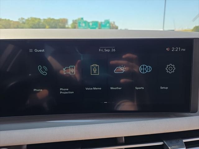 Hyundai Tucson Hybrid Vehicle Full-screen Gallery Image 18