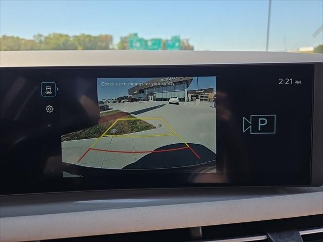 Hyundai Tucson Hybrid Vehicle Full-screen Gallery Image 19