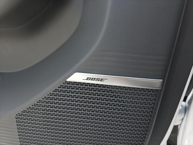 Hyundai Santa Fe Vehicle Full-screen Gallery Image 24