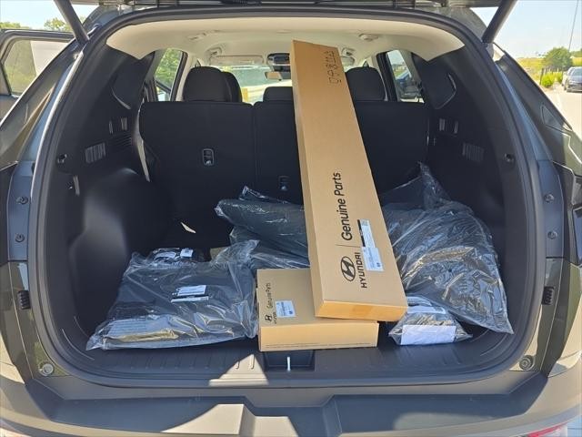 Hyundai Tucson Vehicle Full-screen Gallery Image 9