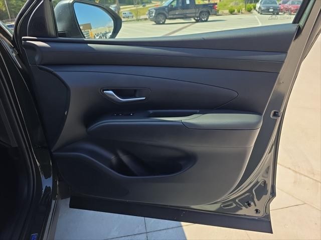 Hyundai Tucson Vehicle Full-screen Gallery Image 32