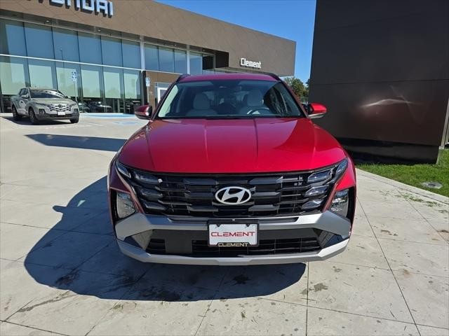 Hyundai Tucson Vehicle Full-screen Gallery Image 2