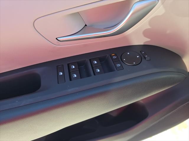 Hyundai Tucson Vehicle Full-screen Gallery Image 21