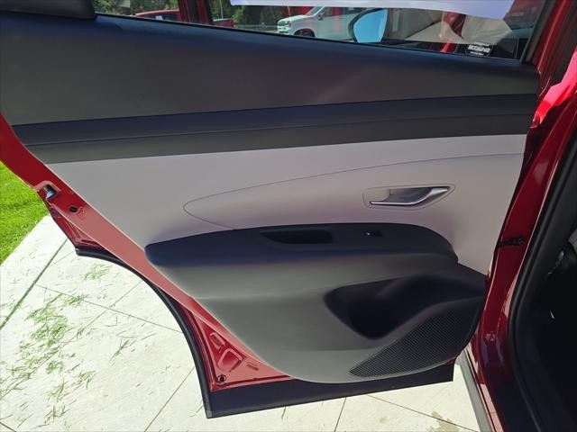 Hyundai Tucson Vehicle Full-screen Gallery Image 25