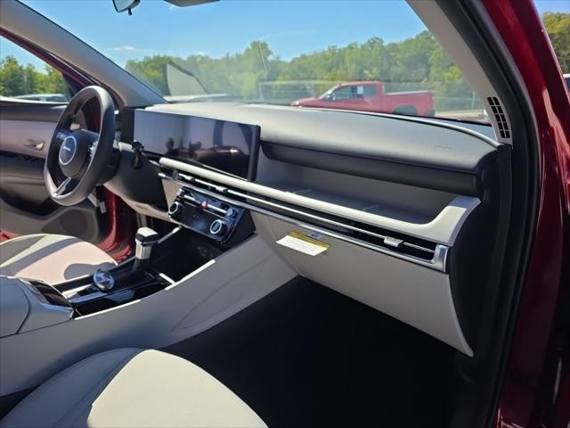 Hyundai Tucson Vehicle Full-screen Gallery Image 29