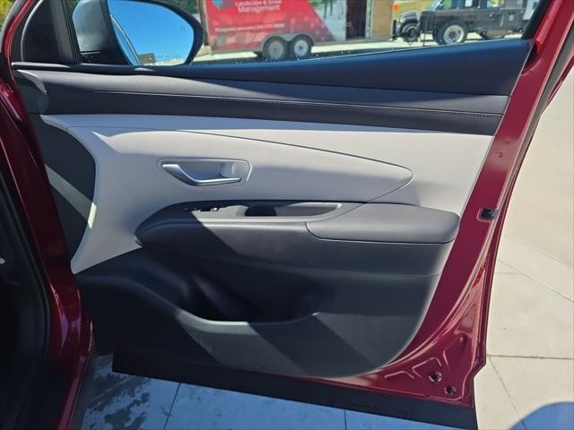 Hyundai Tucson Vehicle Full-screen Gallery Image 30