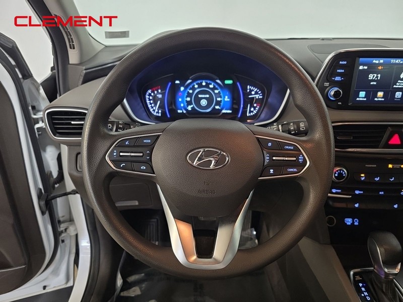 Hyundai Santa Fe Vehicle Image 12